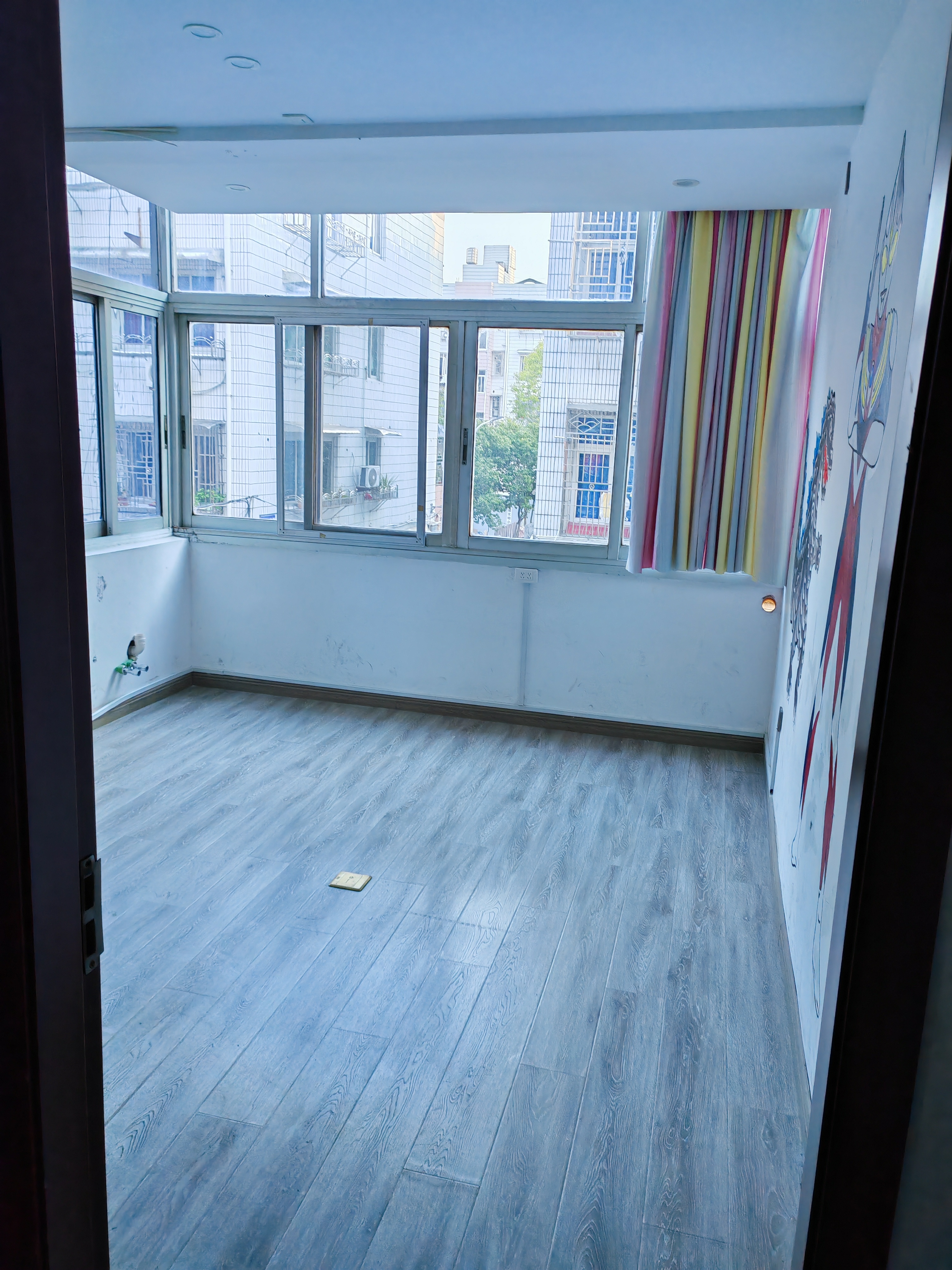 周湖小区，110㎡，简装，租金26000元/年 租房
