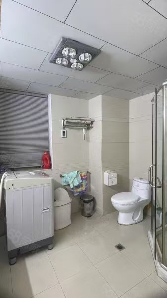 南方大厦，2室3厅2卫，194㎡，普装，租金36000元/年