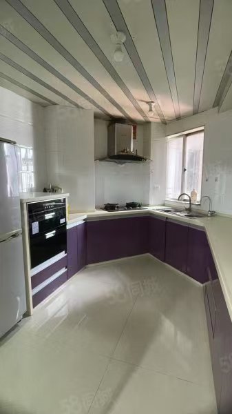 南方大厦，2室3厅2卫，194㎡，普装，租金36000元/年 租房