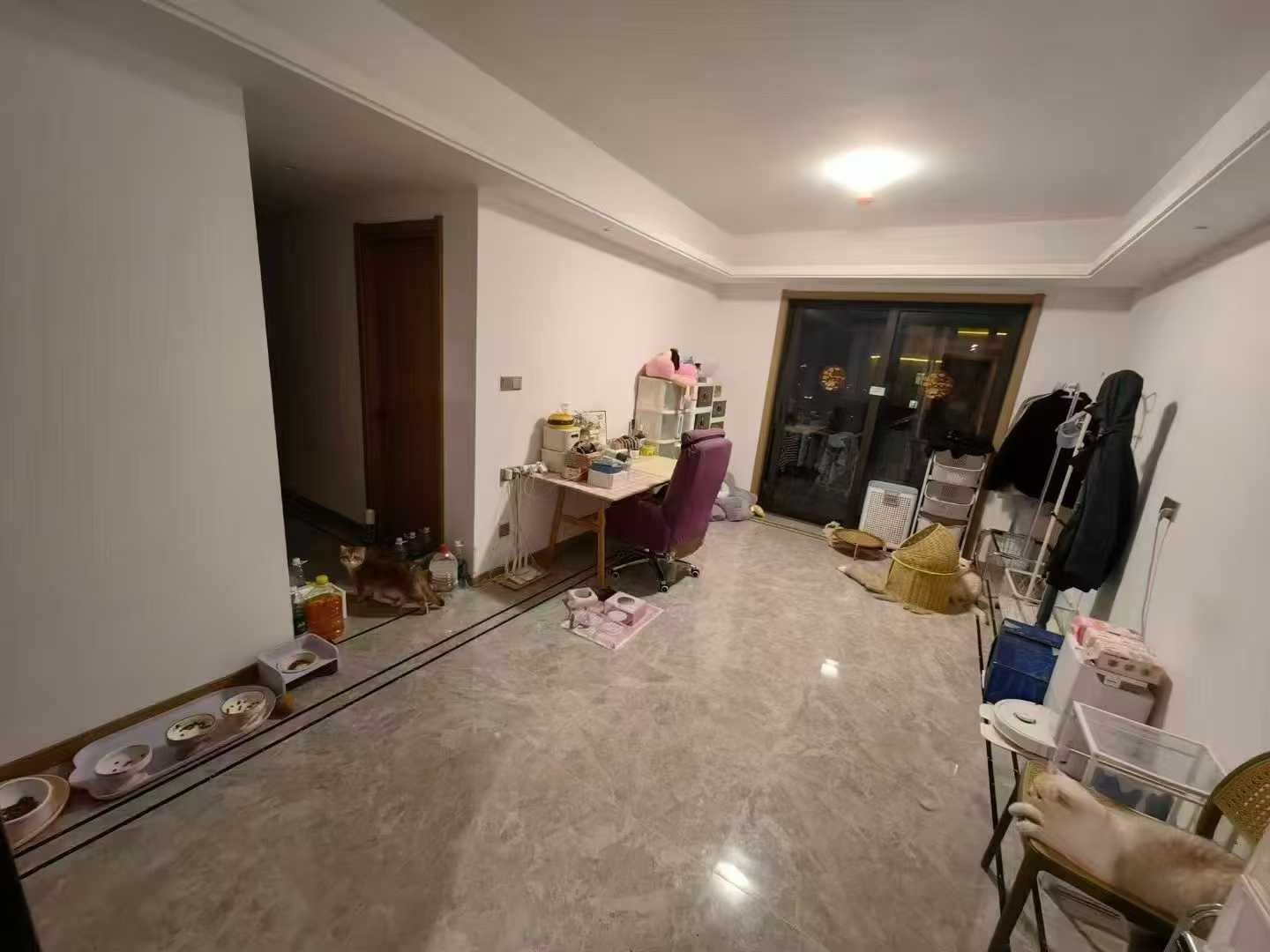 急出售：德信诚园高楼层97平方，原价210万现价175万，精装修，三室两厅两卫，出让满二税省，看房方便 二手房