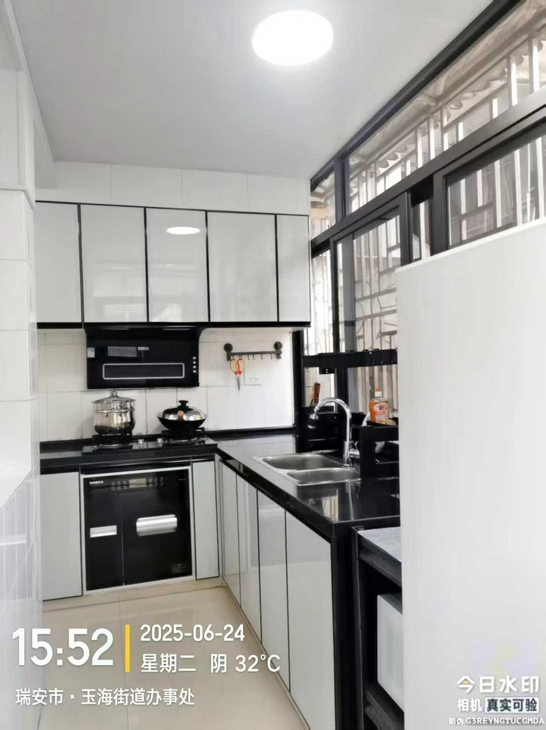 自店出售万松路4楼，面积60平方，精装，总价63万，看中可谈 二手房